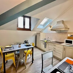https://fantastico-attico-a-63-passi-dal-lago-in-centro.it-lombardy.com
